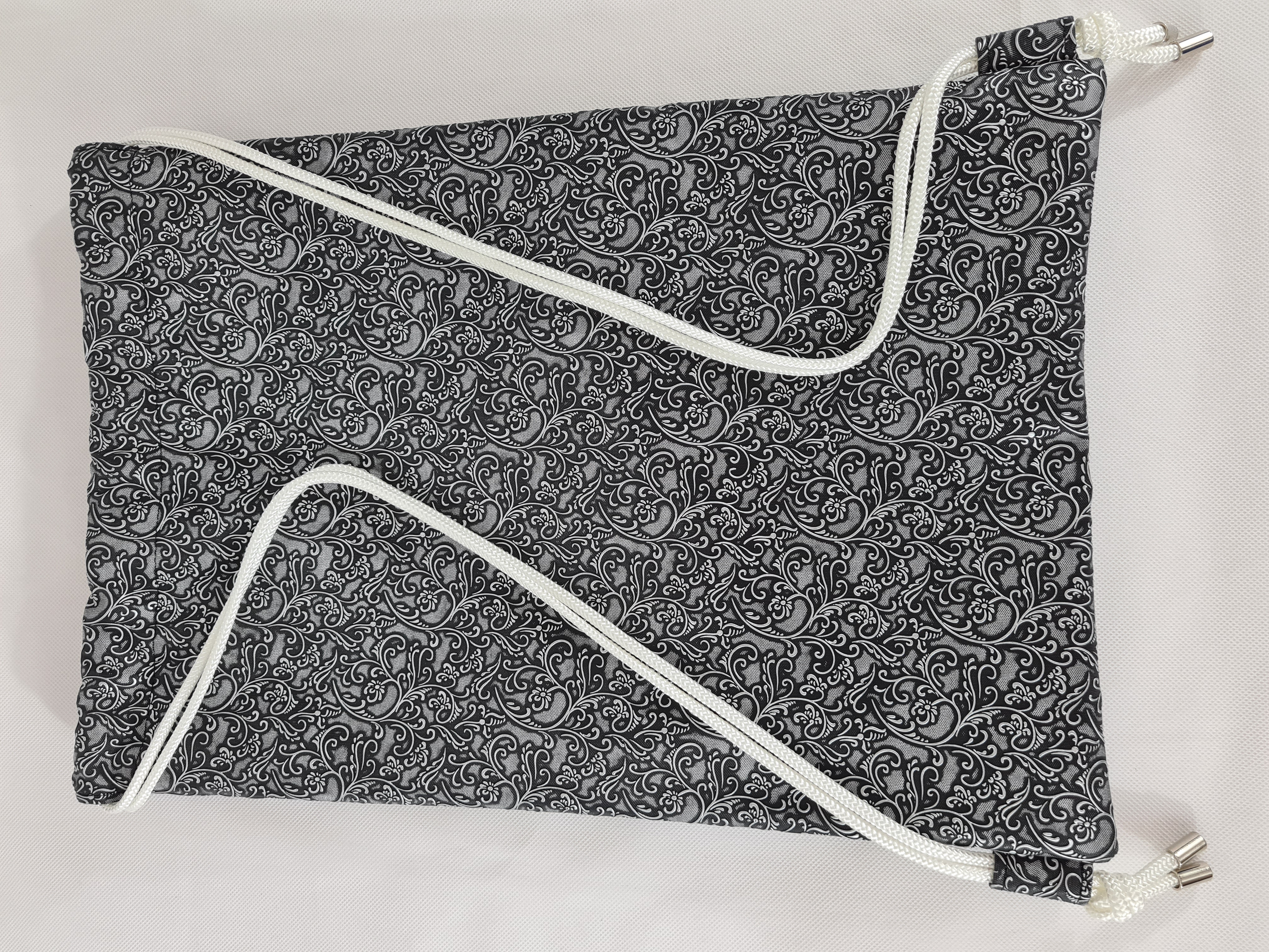 Vak - stříbrný se vzorem