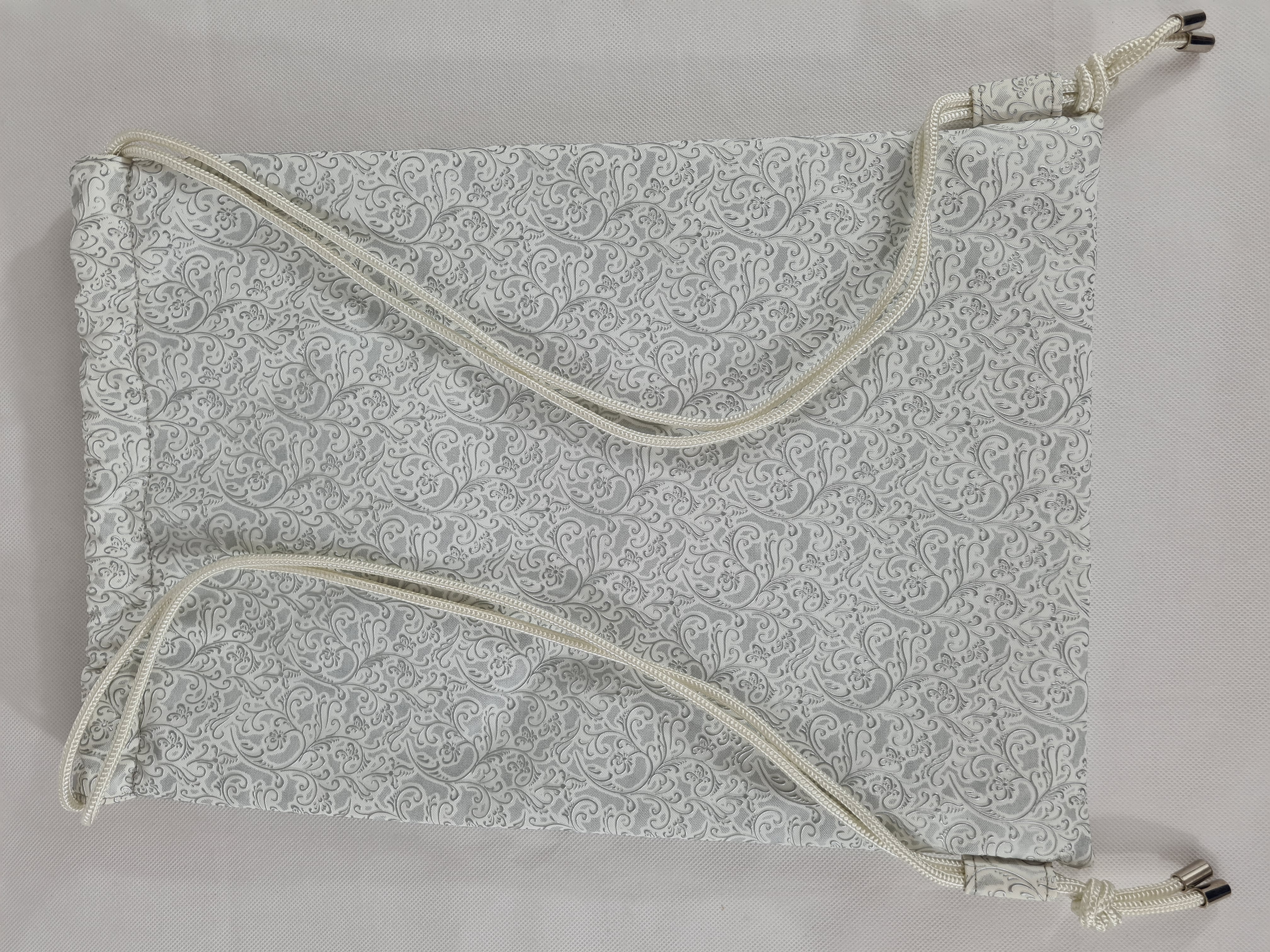 Vak - bílý se vzorem