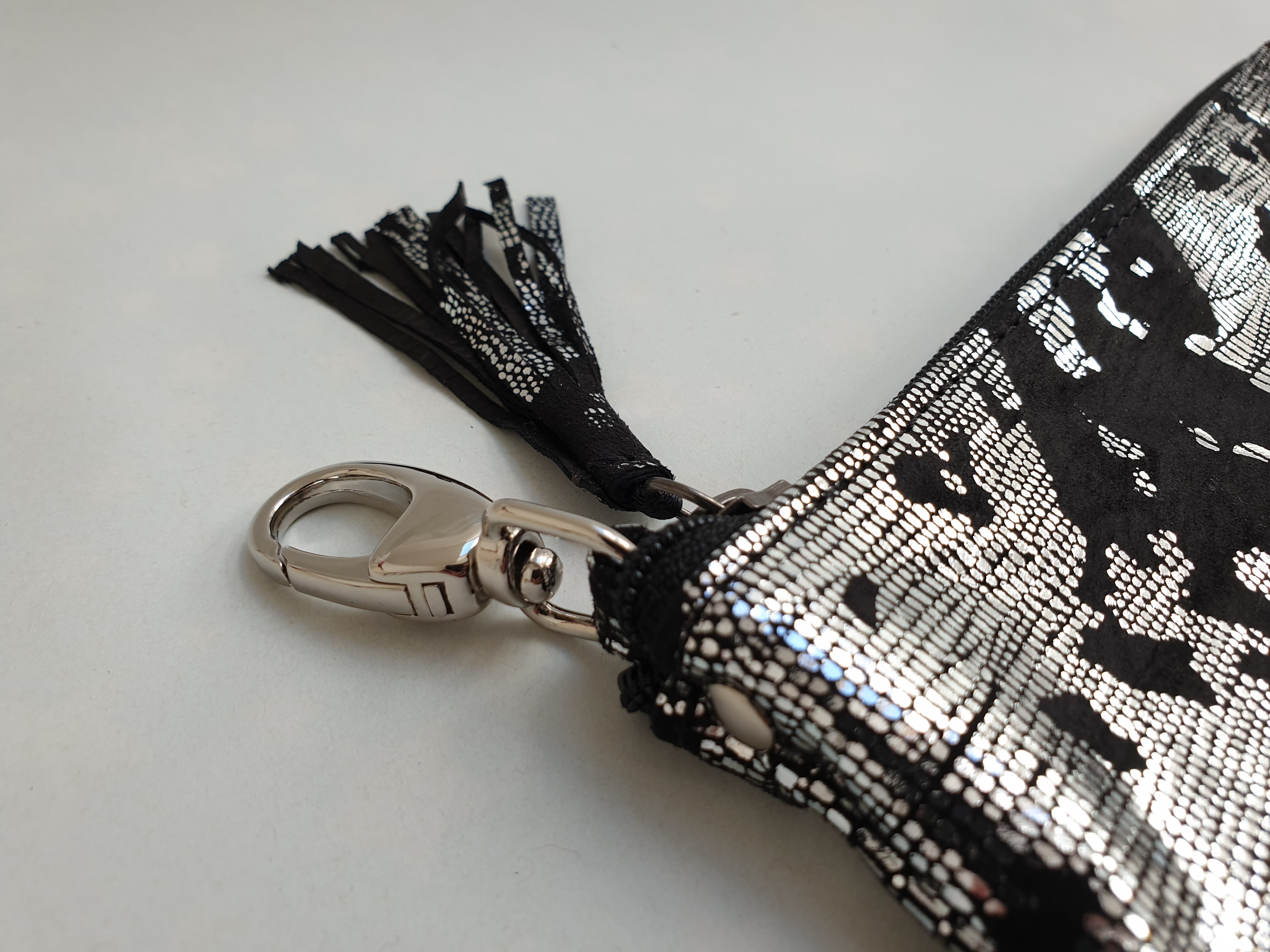 Kožená kapsa  19x12 cm - černo stříbrná