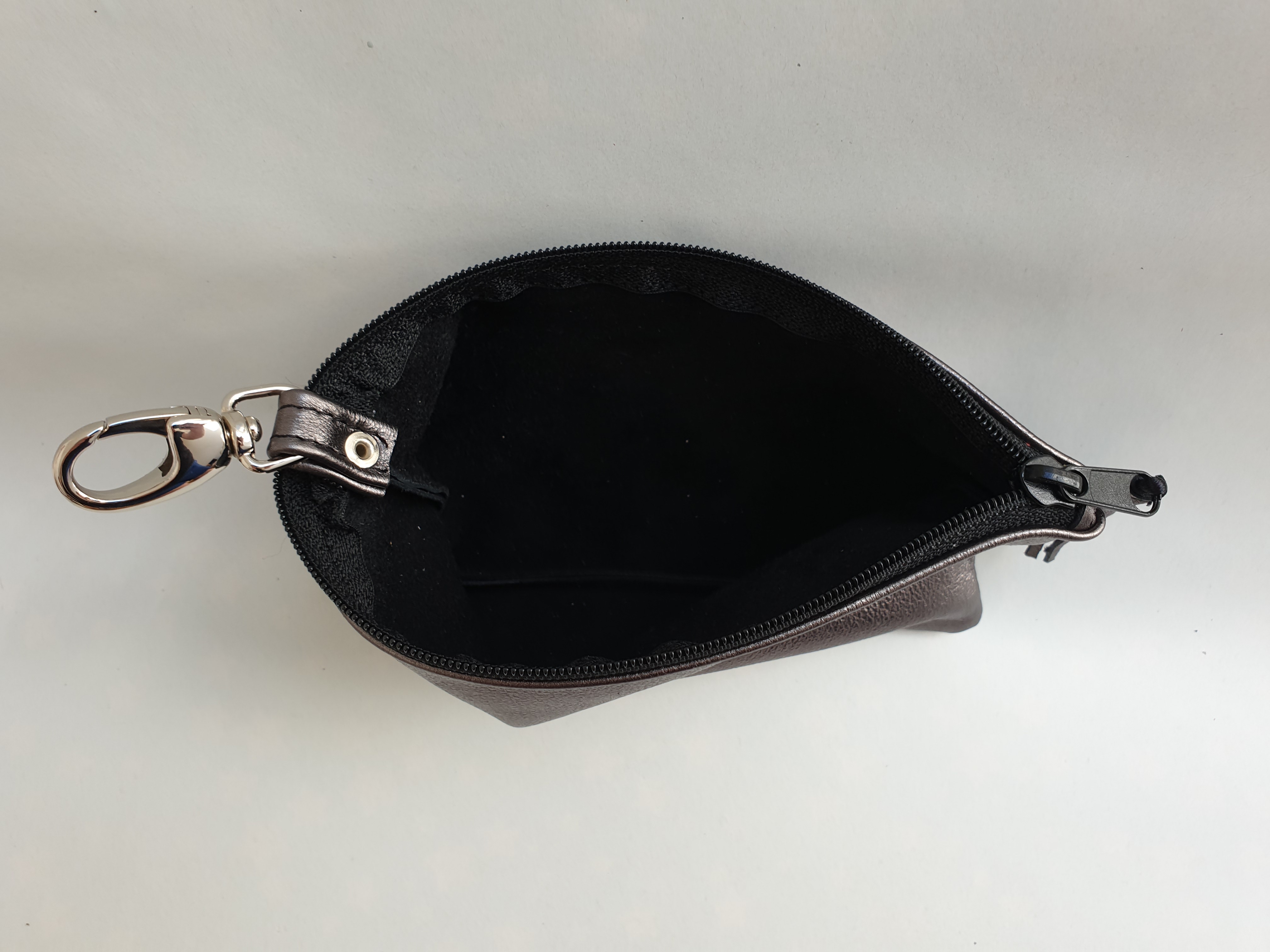 Kožená kapsa  17x10 cm - staro-stříbrná