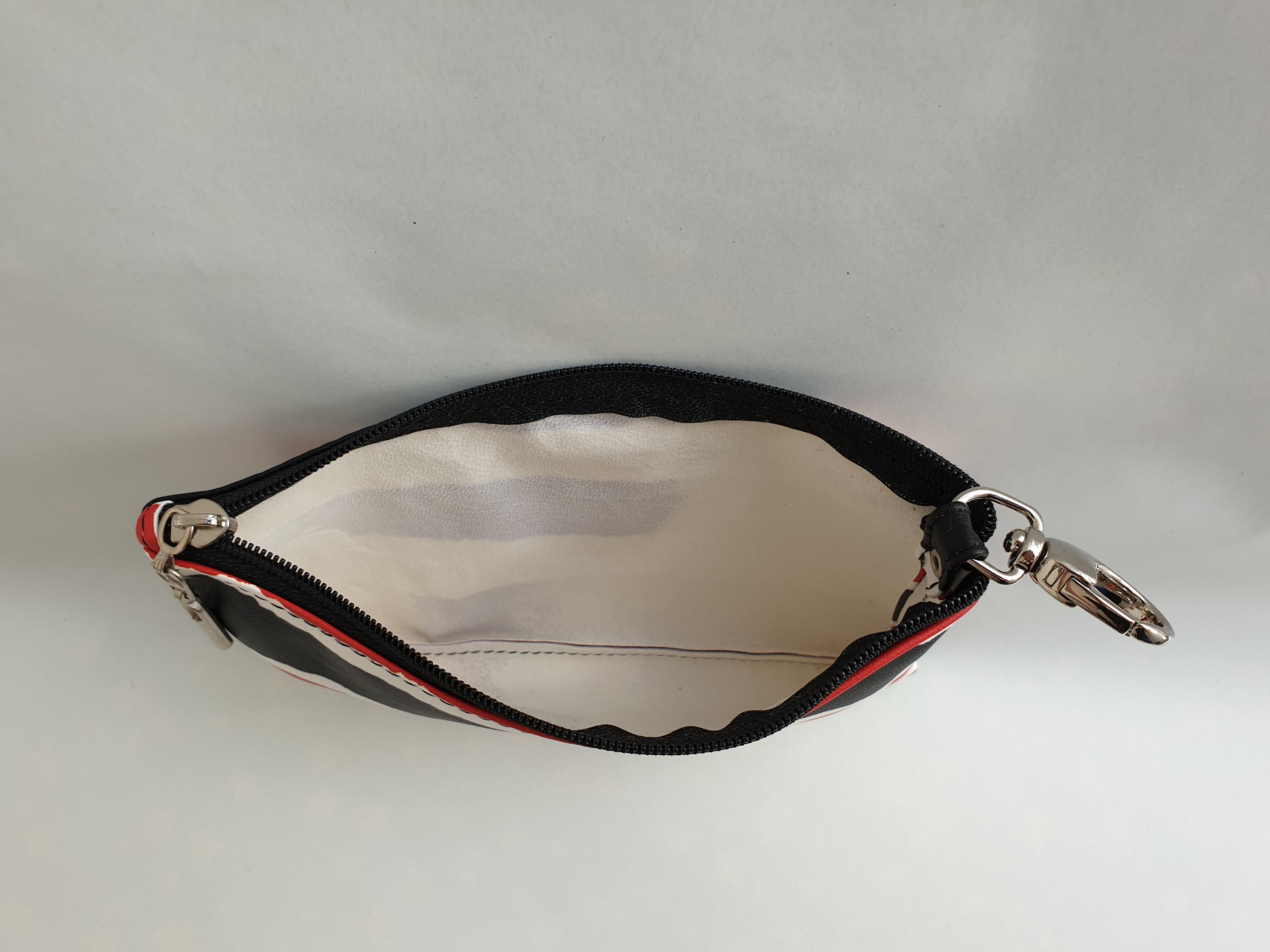 Kožená kapsa  19x12 cm - pruhovaná