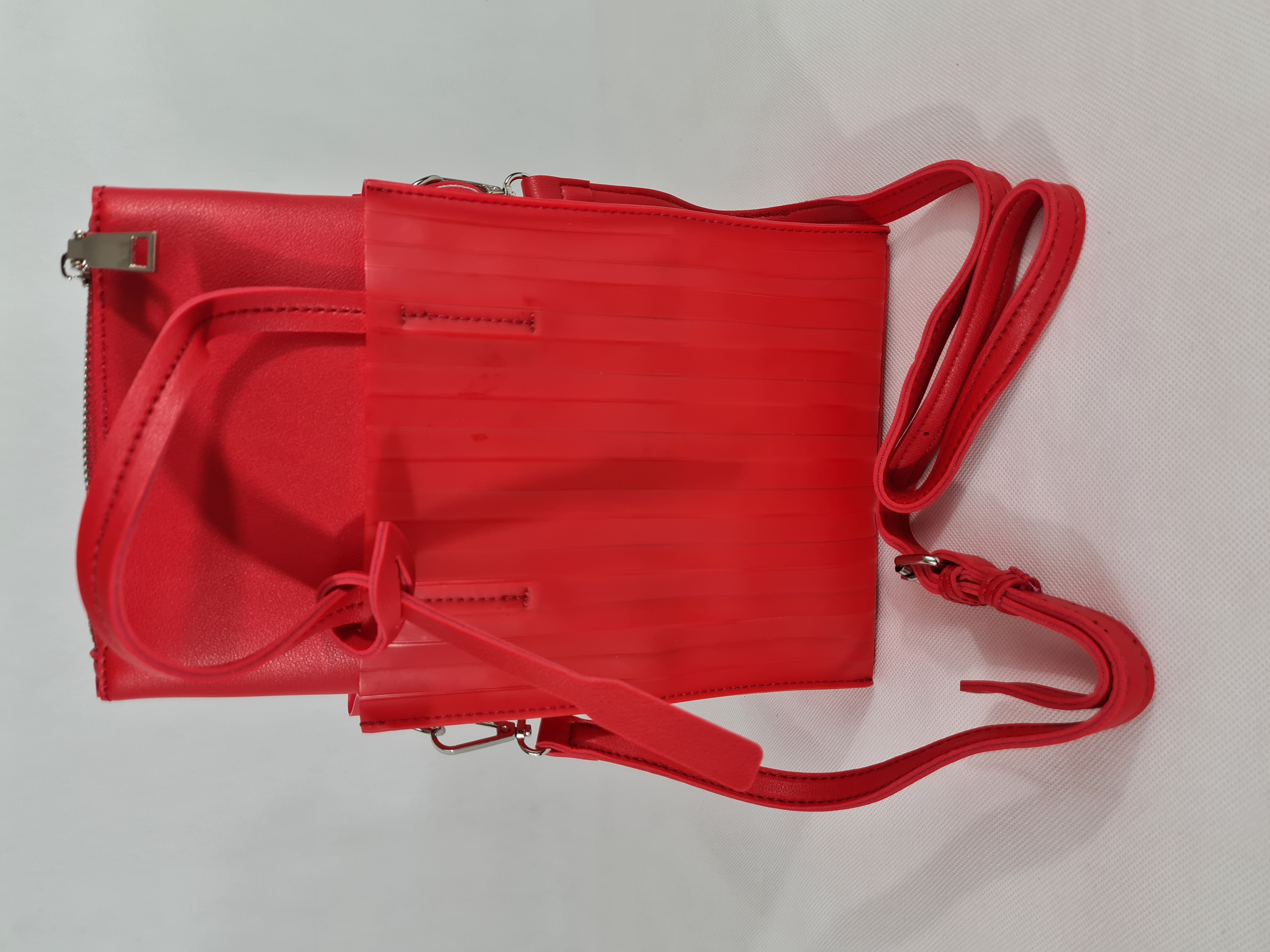 Kabelka Plisé - červená