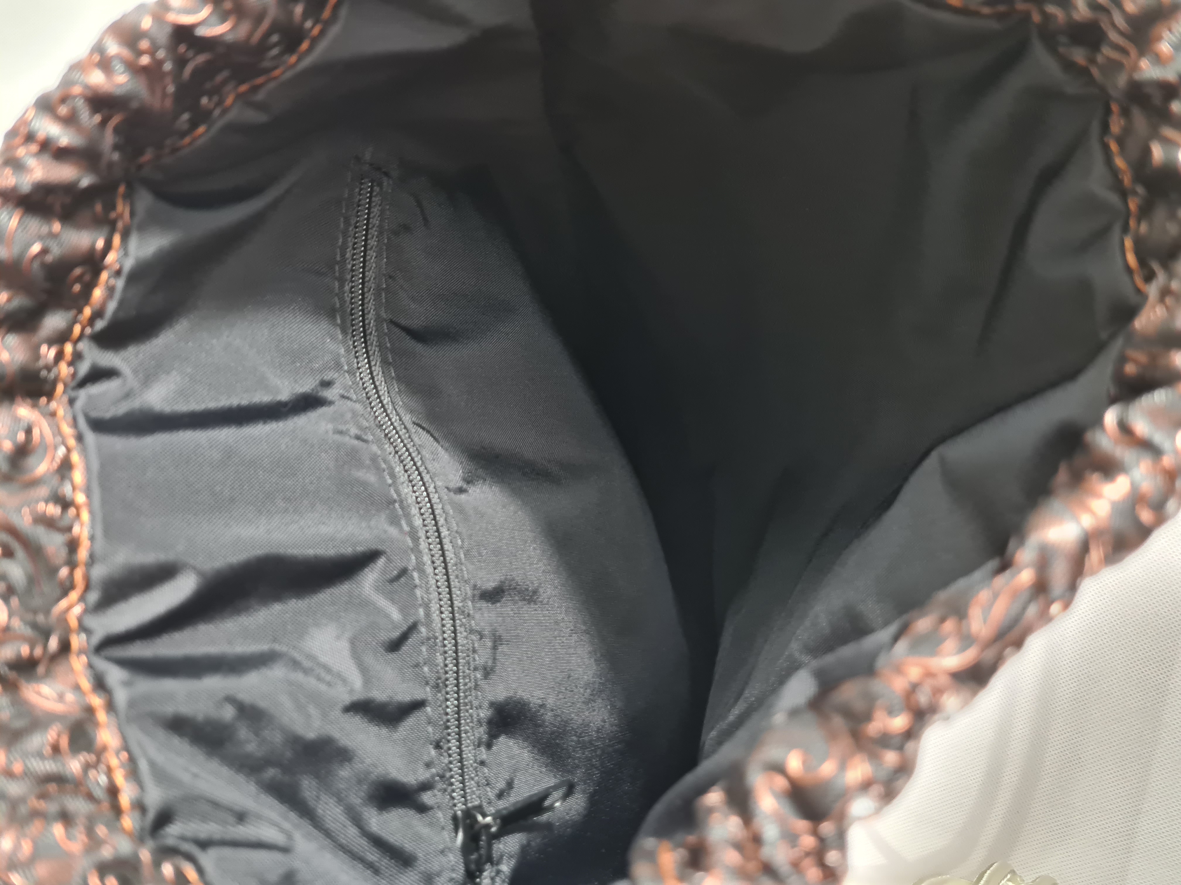 Vak - bronz se vzorem