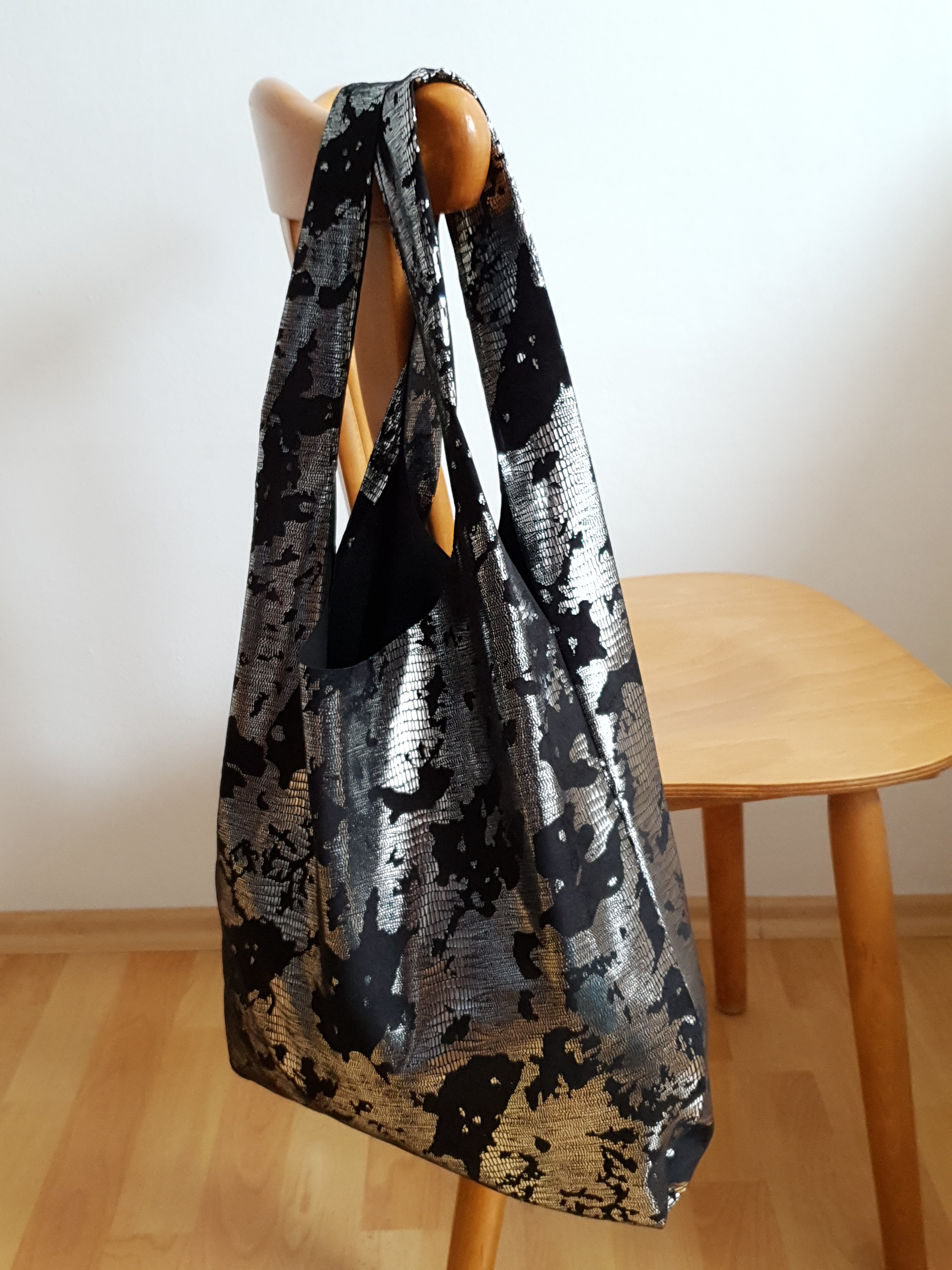 Kožený pytlík - černo stříbrný