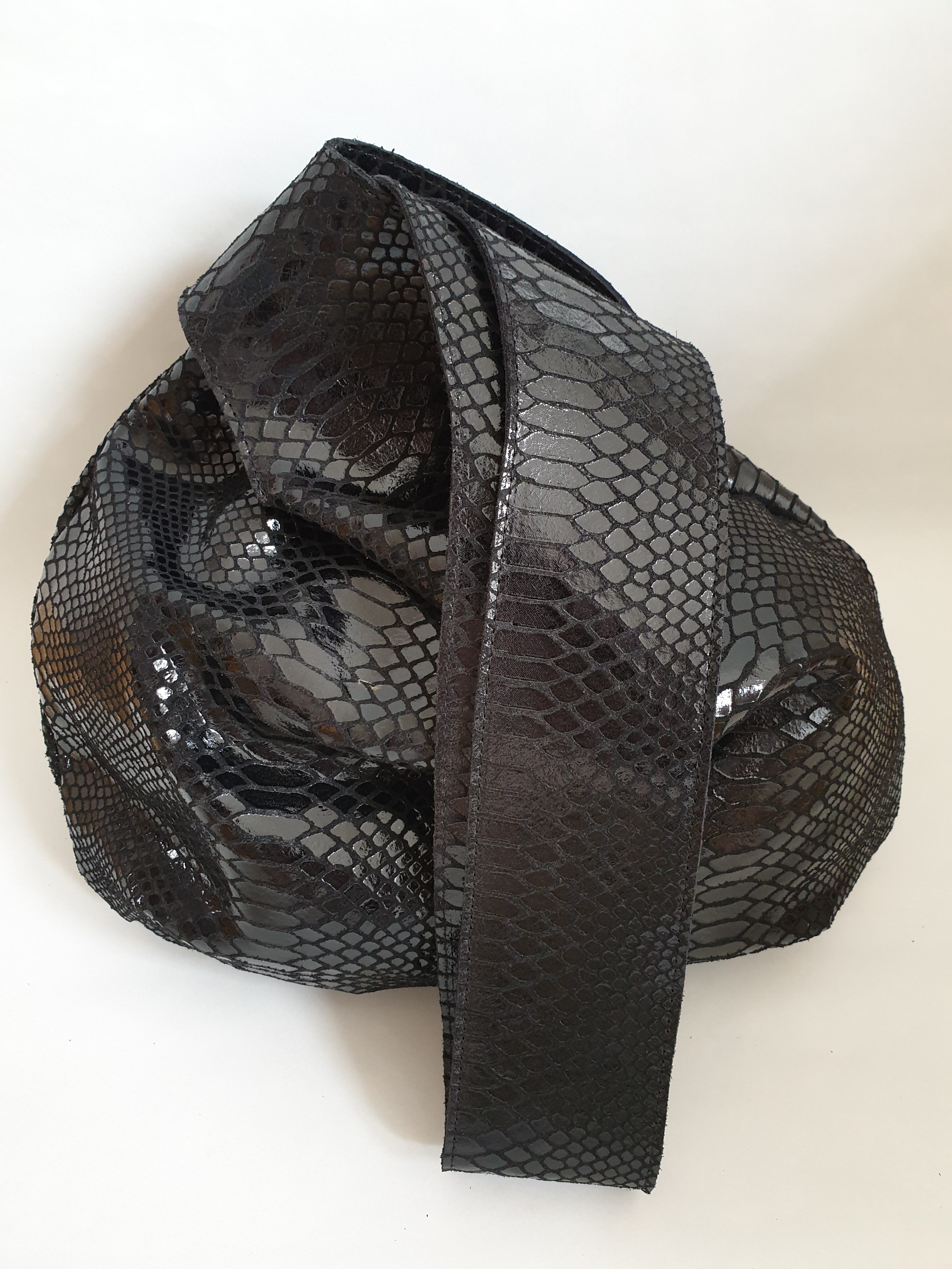 Kožený uzlík - černá s hadím vzorem